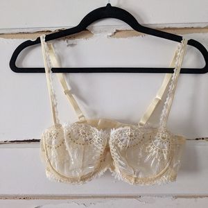 Chantelle Unlined Balconette Lace Bra in Light Yellow, like new (34C)